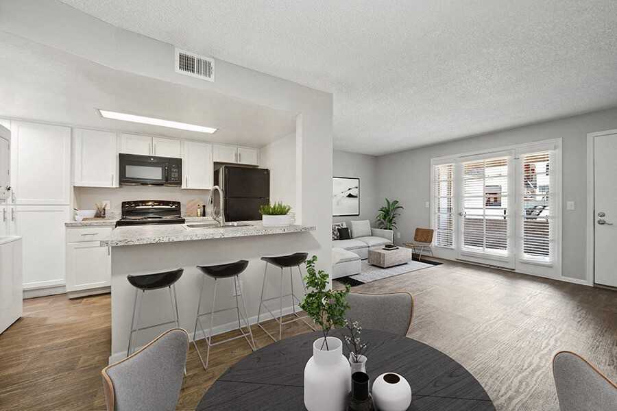 Country Club Verandas - Photo 5 of 33