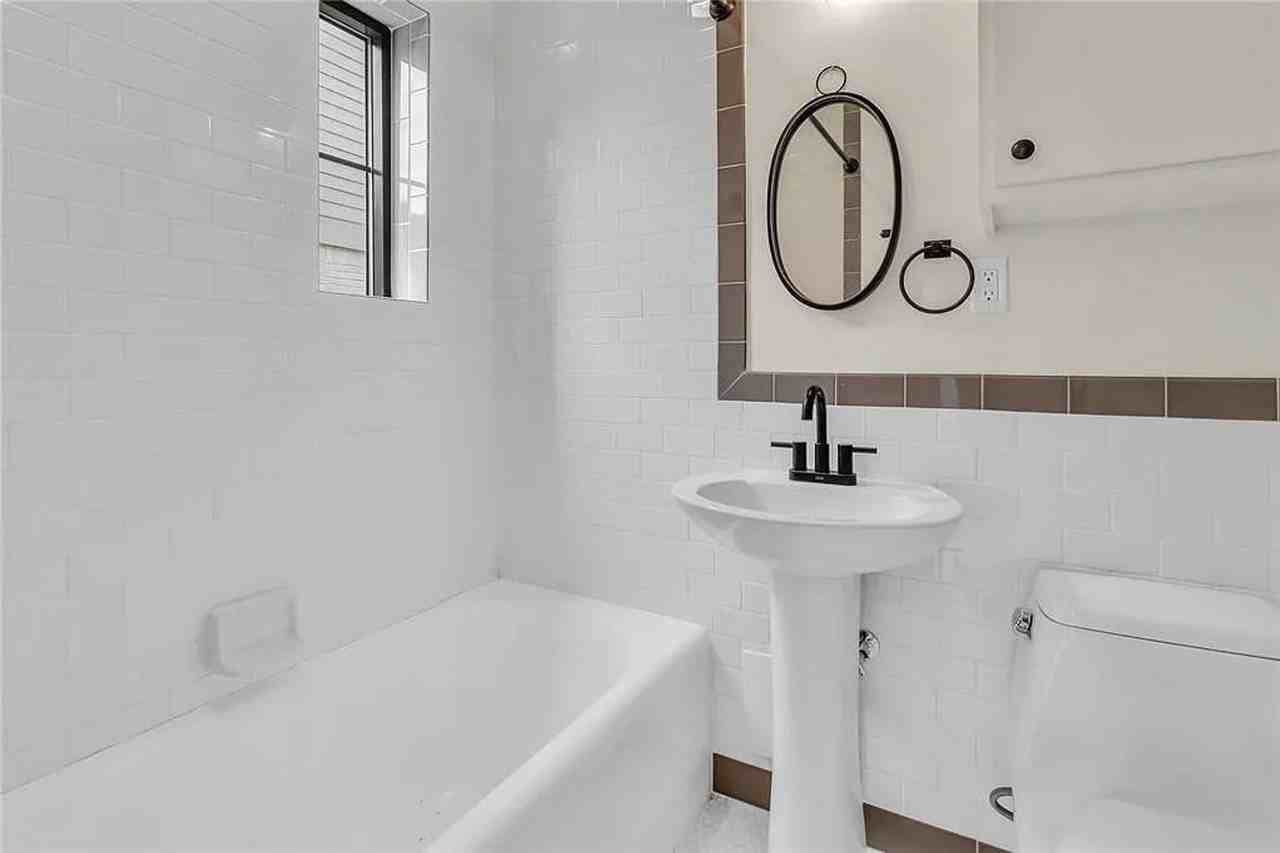 1838 Nw 11th St - Photo 6 of 6