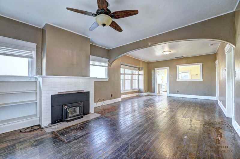 124 S Elm St - Photo 2 of 12