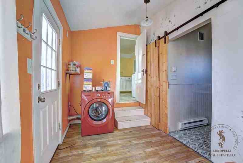 124 S Elm St - Photo 6 of 12