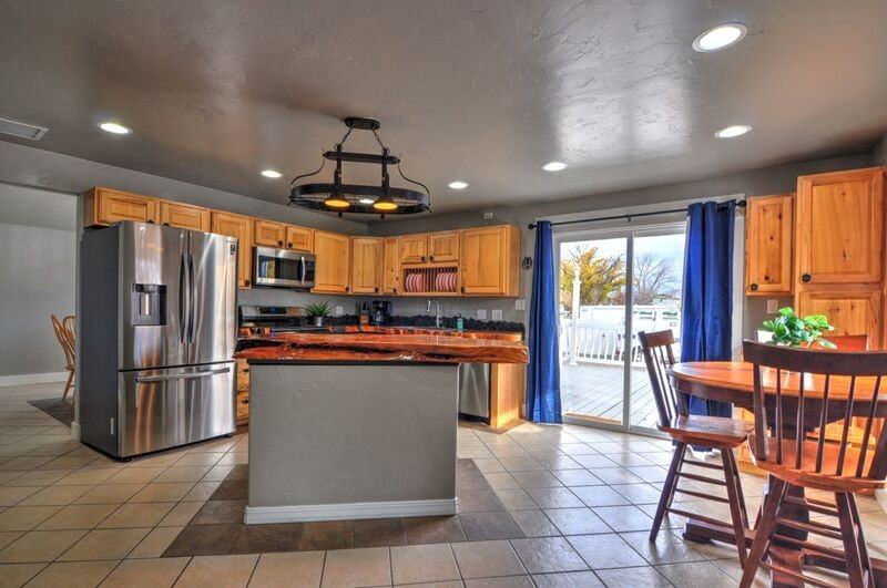 3018 Market Way - Photo 2 of 9