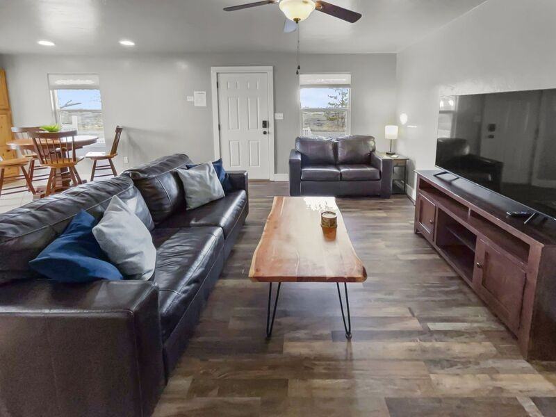 3018 Market Way - Photo 4 of 9