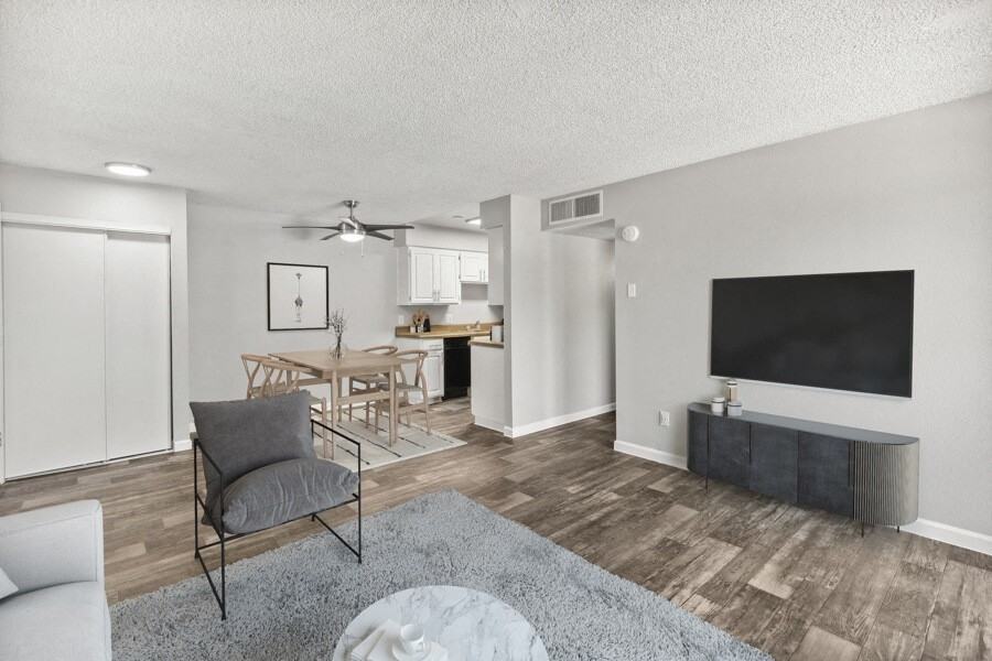 Hampton Park - Photo 4 of 20