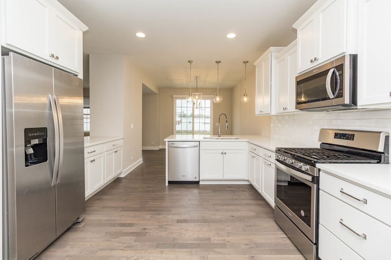10723 Clocktower Dr - Photo 3 of 31