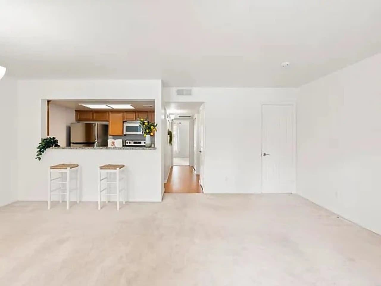 14936 Avenida Venusto Apt15 - Photo 2 of 4