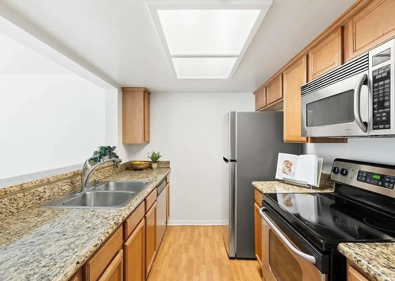 14936 Avenida Venusto Apt15 - Photo 3 of 4