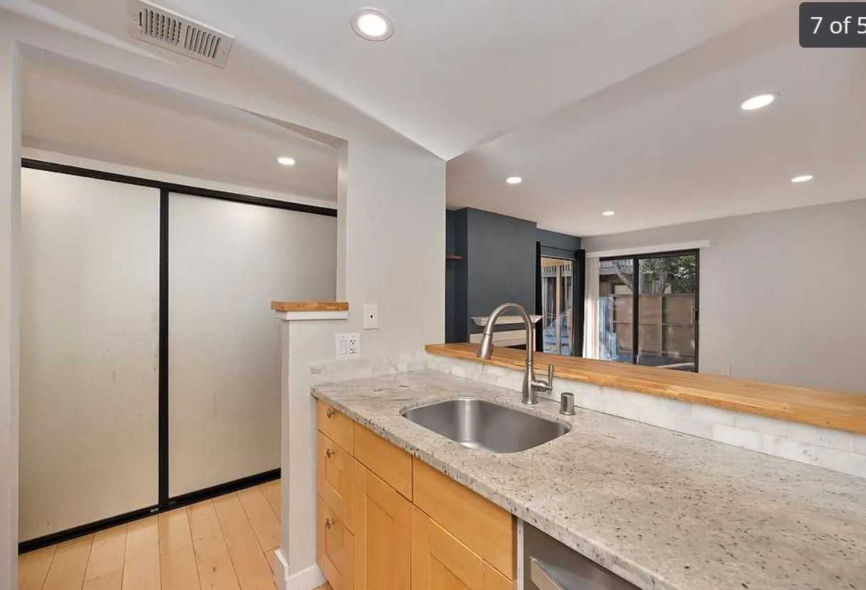 915 Fulton Ave - Photo 4 of 10