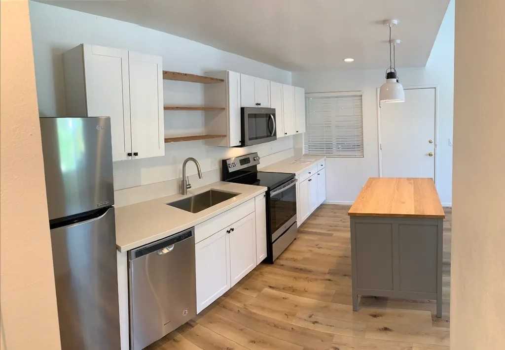 528 W Los Olivos St #FFF - Photo 2 of 3