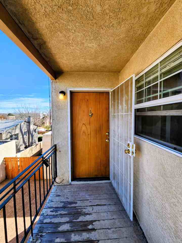 2115 Gold Ave Se - Photo 3 of 19