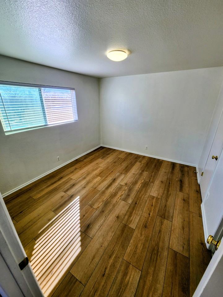 2115 Gold Ave Se - Photo 4 of 19