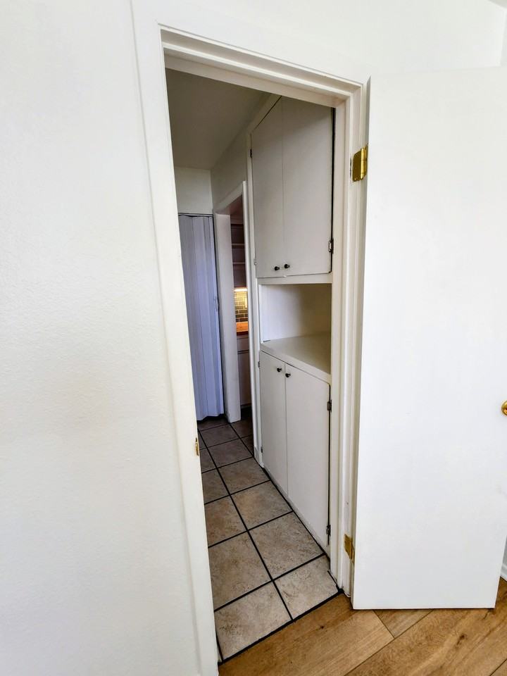 2115 Gold Ave Se - Photo 7 of 19