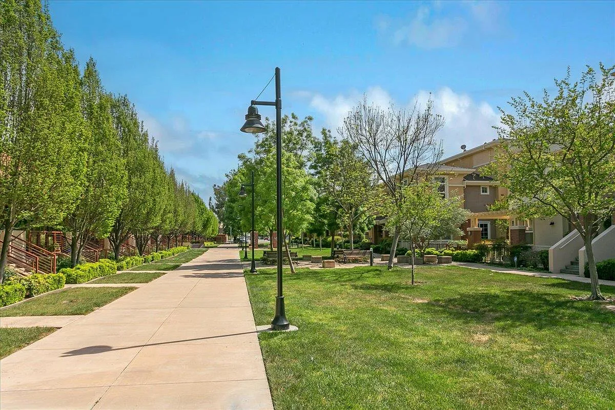 580 Manzana Pl - Photo 2 of 18