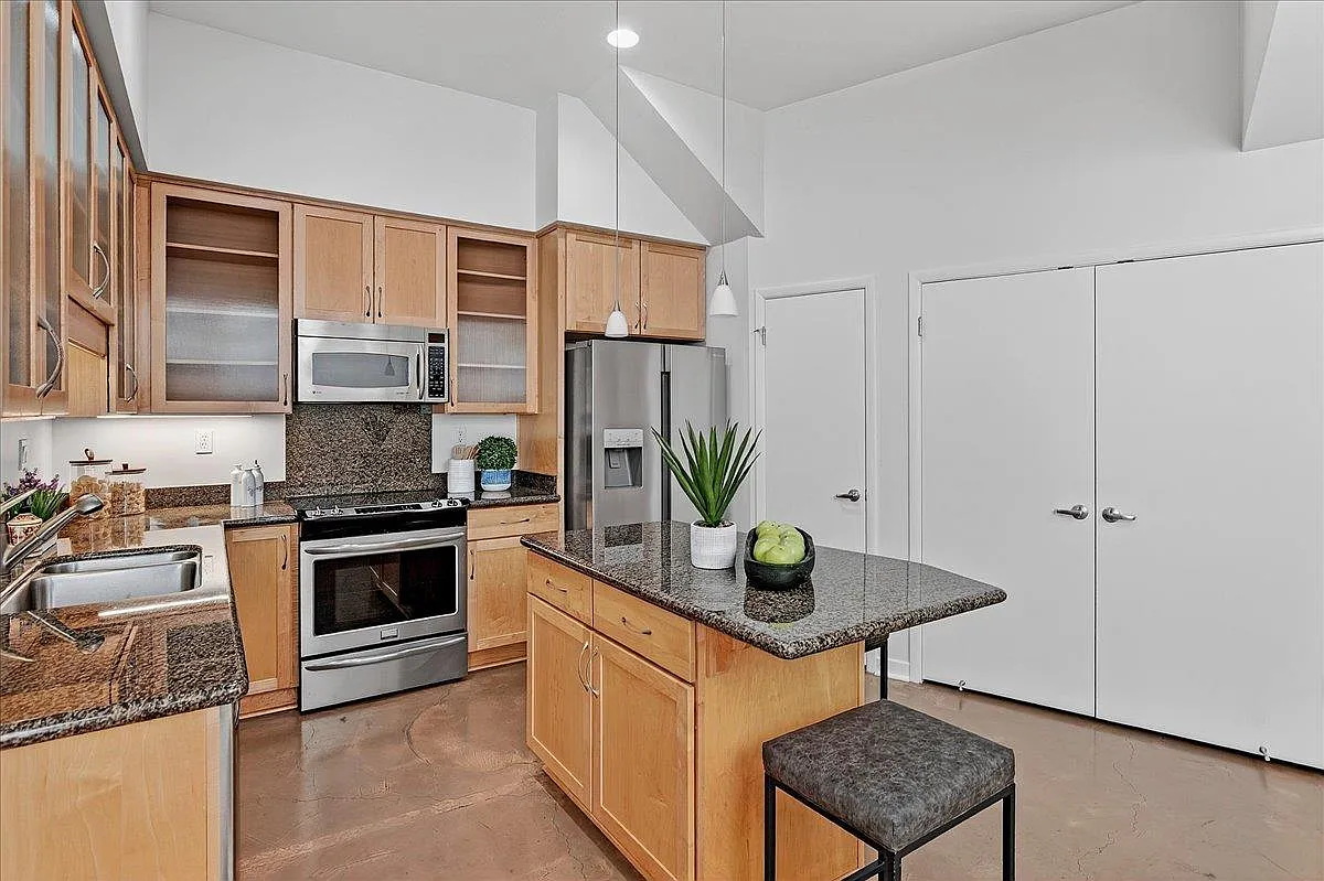 580 Manzana Pl - Photo 3 of 18