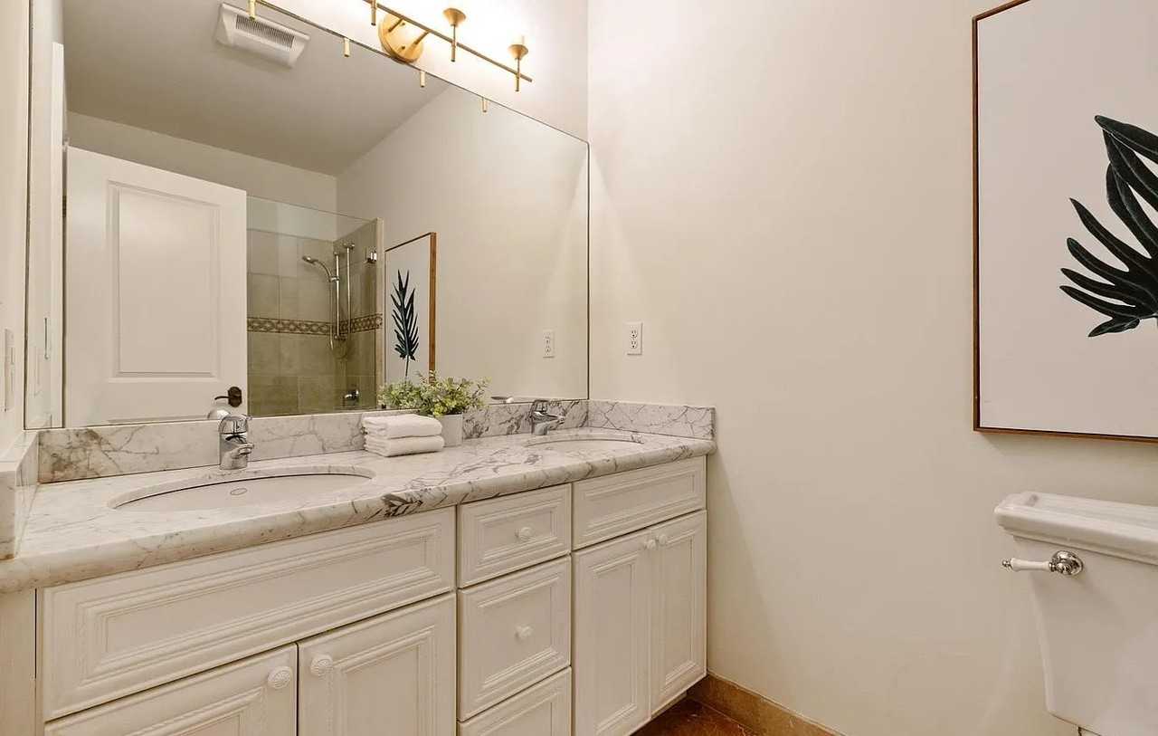 953 24th St #1 - Photo 2 of 15