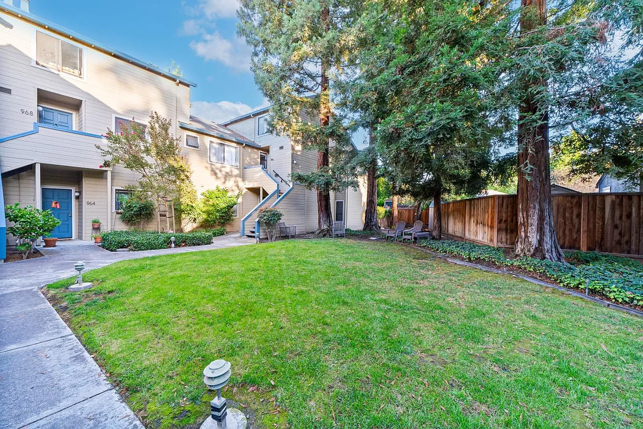 966 Silicon Dr - Photo 2 of 27