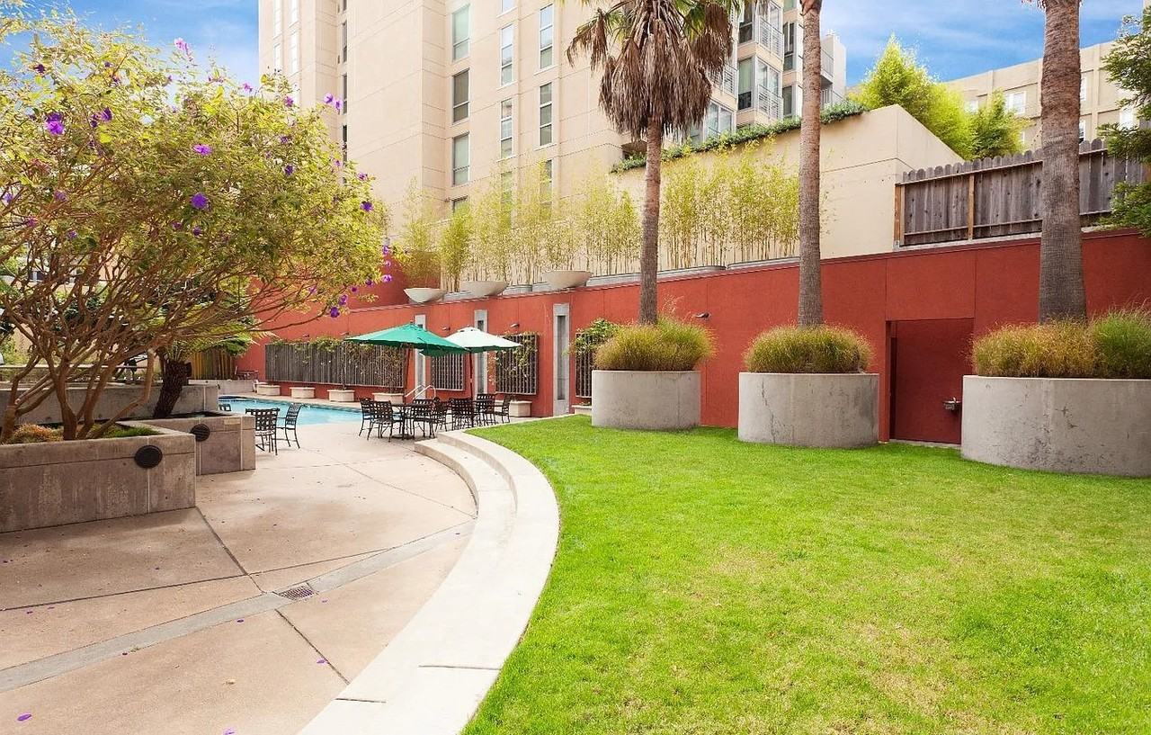 1800 Washington St #415 - Photo 7 of 16