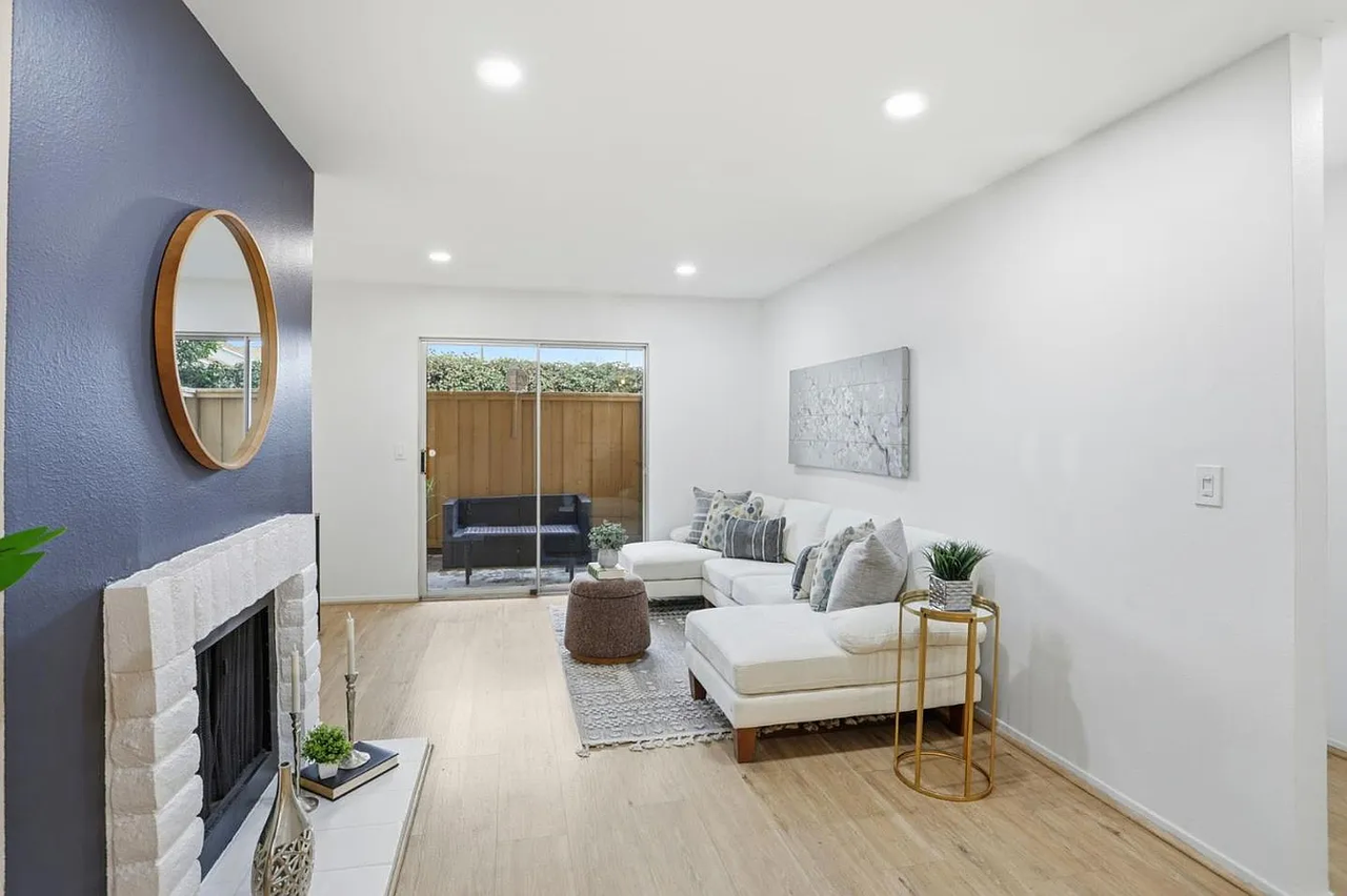 247 N Capitol Ave #105 - Photo 3 of 29