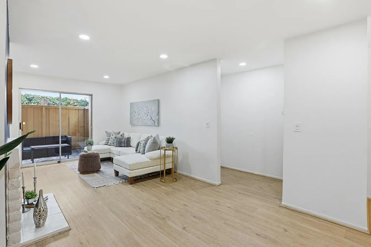 247 N Capitol Ave #105 - Photo 4 of 29