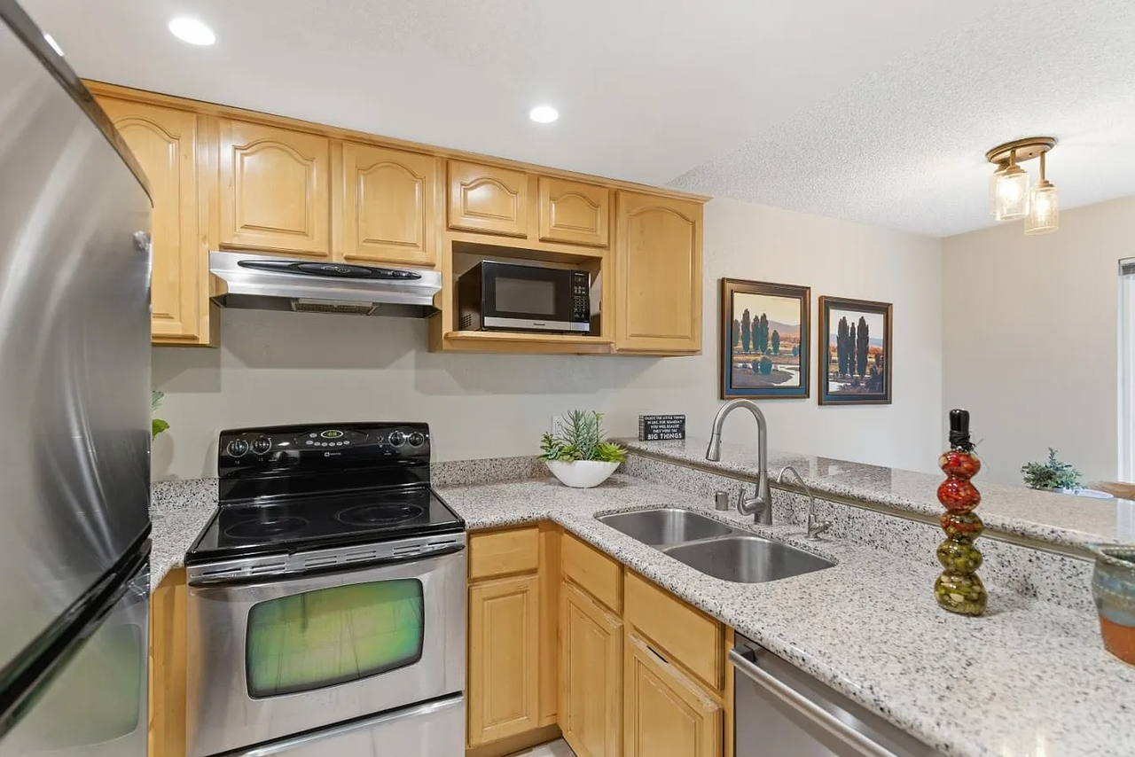 1058 Tekman Dr - Photo 2 of 19