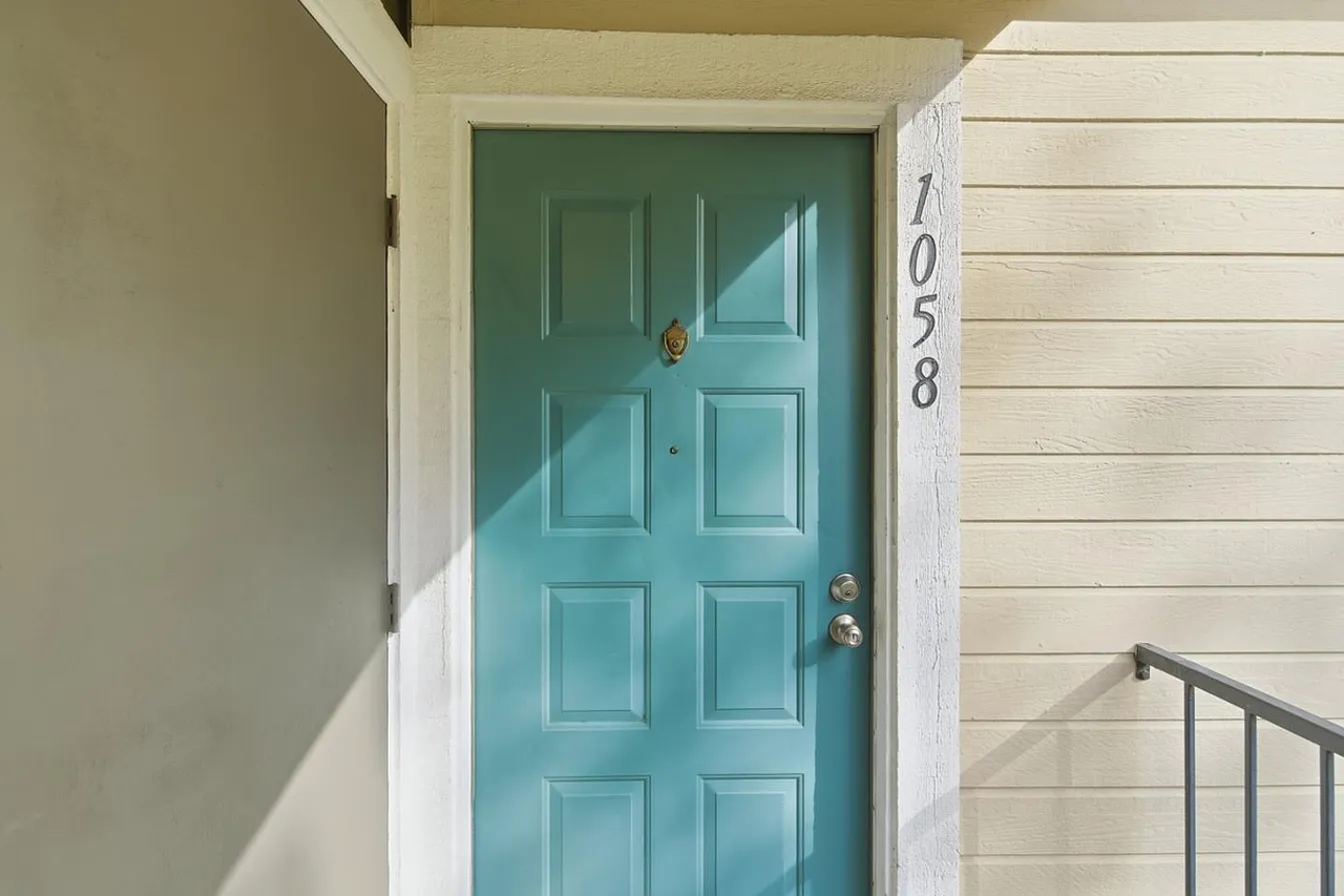 1058 Tekman Dr - Photo 4 of 19