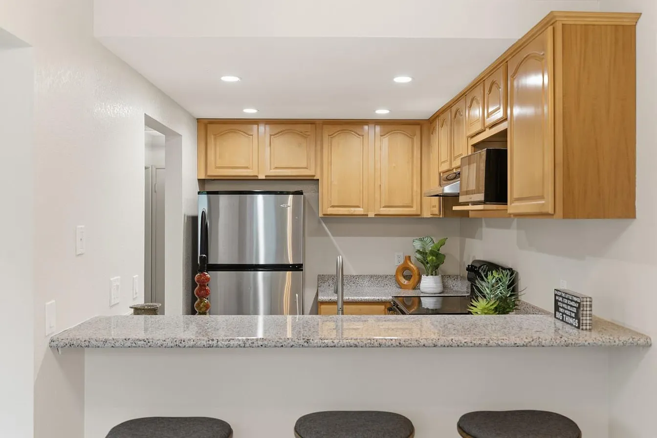 1058 Tekman Dr - Photo 7 of 19