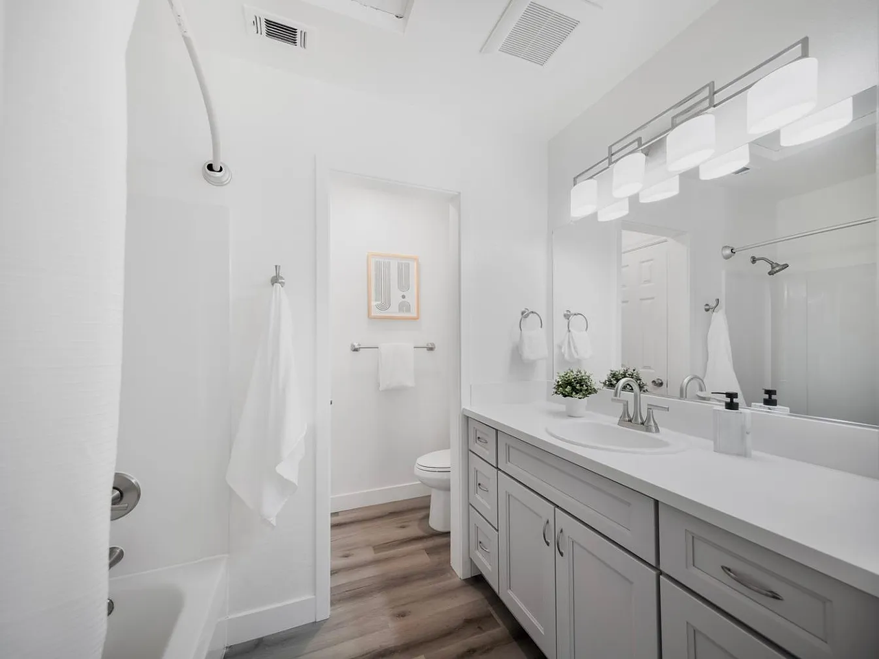 1068 Summerplace Dr - Photo 3 of 17