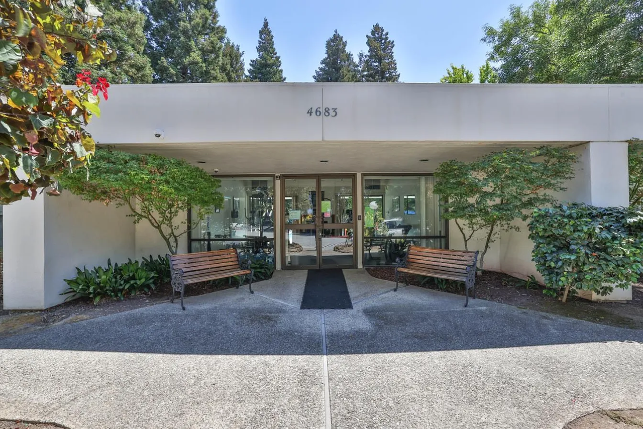 4691 Albany Cir #126 - Photo 5 of 18