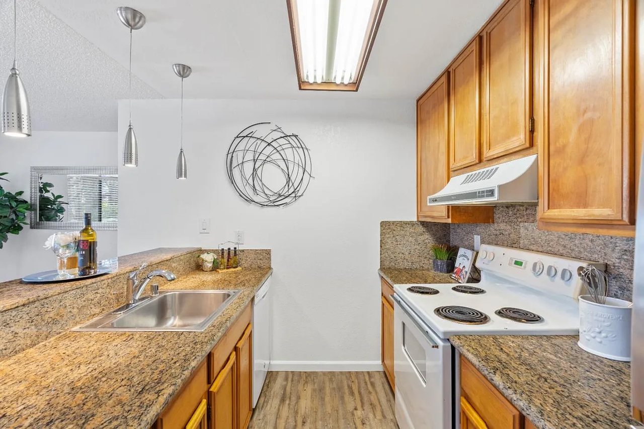 1 Appian Way #711-3 - Photo 5 of 15