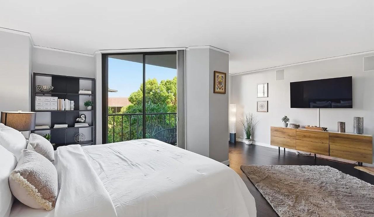 152 Lombard St #405 - Photo 3 of 26