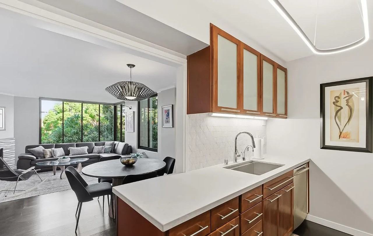 152 Lombard St #405 - Photo 7 of 26