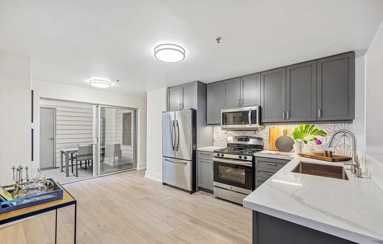 229 8th St #2 - Photo 2 of 17