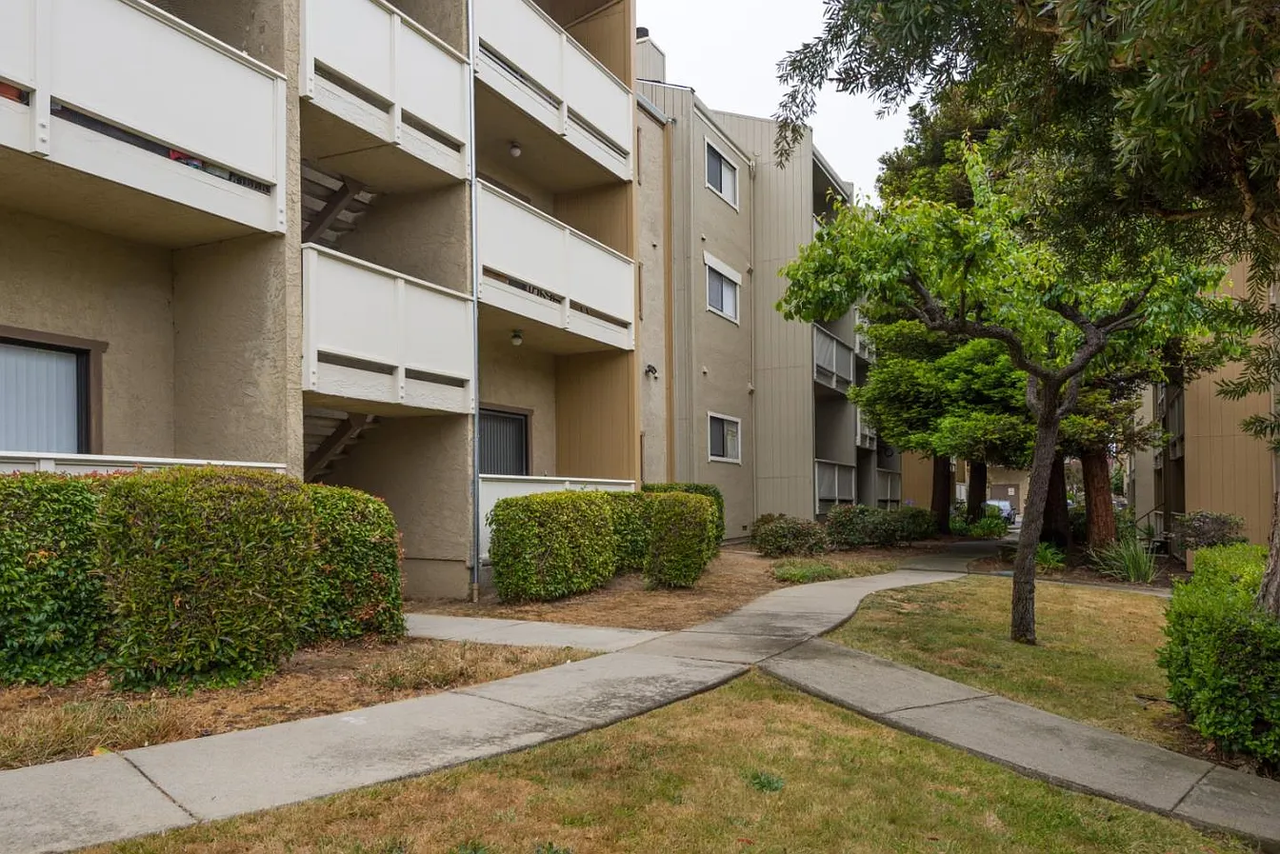 822 Marcie Cir - Photo 2 of 14