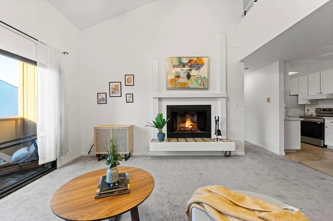 834 Marcie Cir - Photo 2 of 14