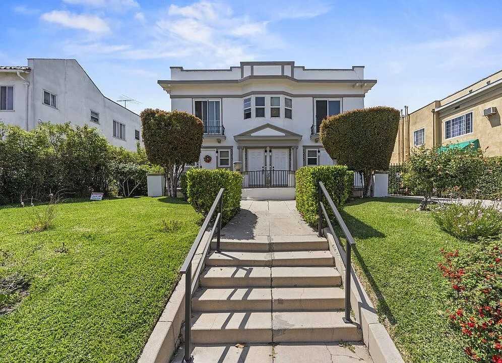 1215 5th Ave - Photo 3 of 19