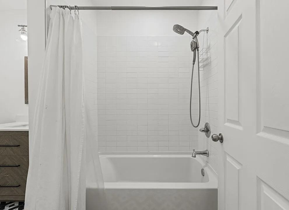 1215 5th Ave - Photo 7 of 19