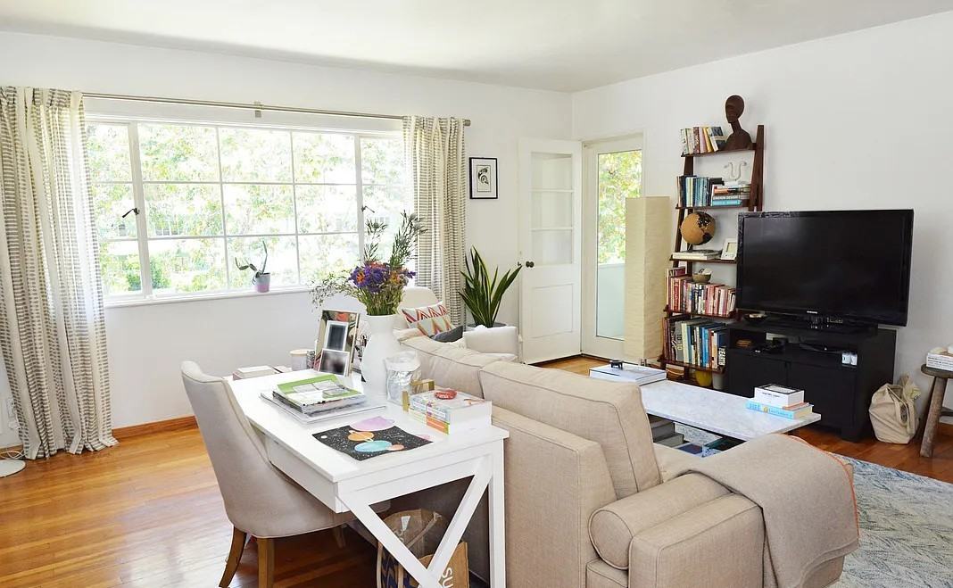 5442 1/2 Village Grn - Photo 3 of 17