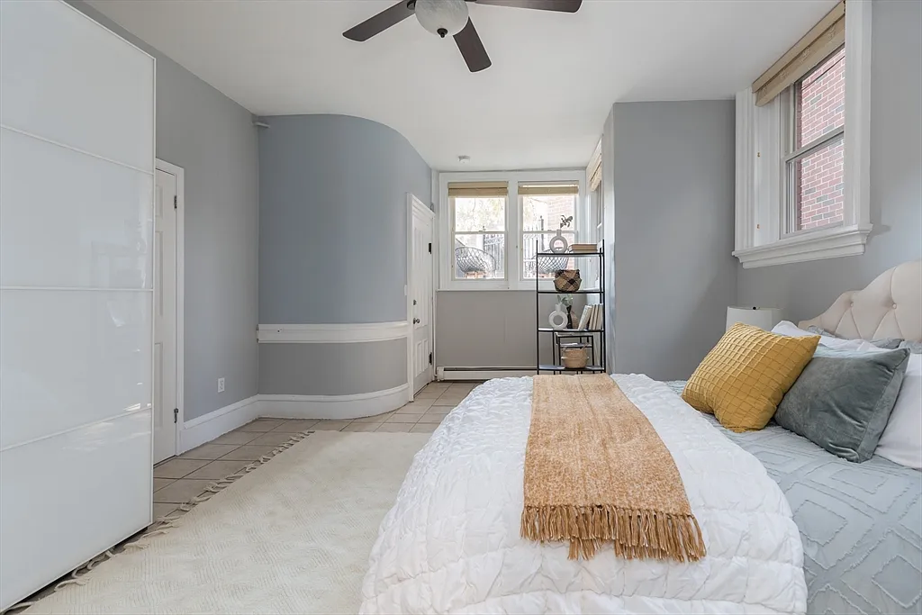 351 Dorchester St - Photo 6 of 10