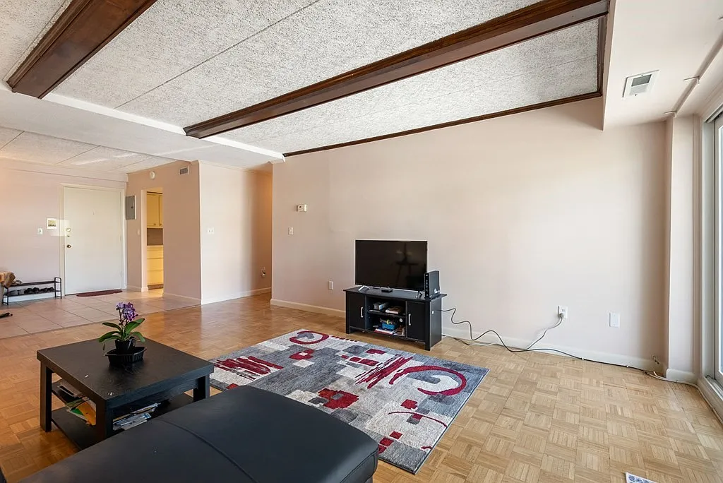 57 Broadlawn Park - Photo 5 of 20