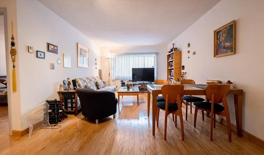 2 Larose Pl - Photo 6 of 13