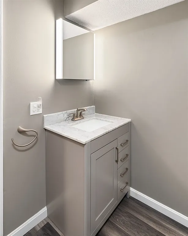 80 Williamsburg Dr #80 - Photo 3 of 11