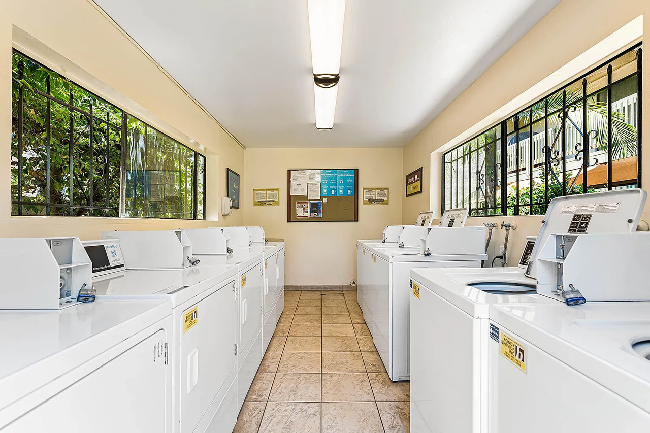 37 Dearborn Pl #72 - Photo 3 of 10