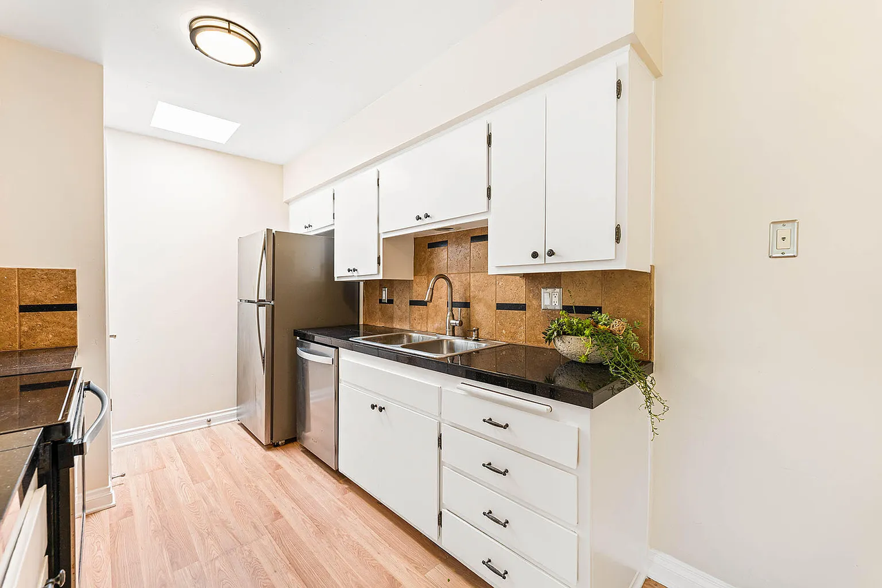 37 Dearborn Pl #72 - Photo 7 of 10