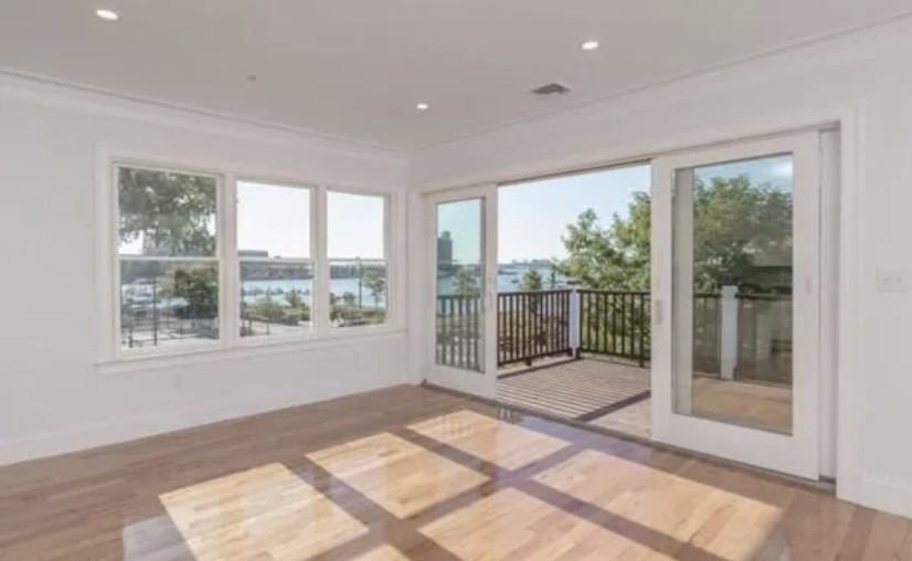 537 Sumner St #3 - Photo 3 of 11