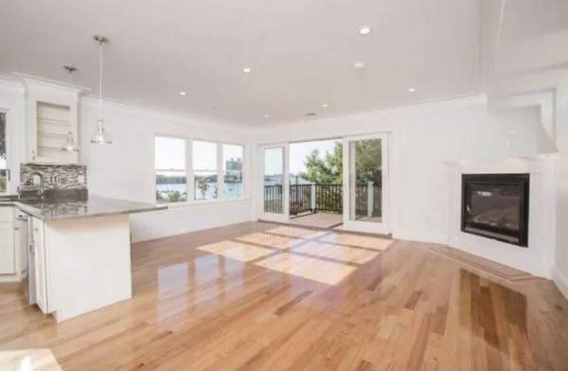 537 Sumner St #3 - Photo 4 of 11