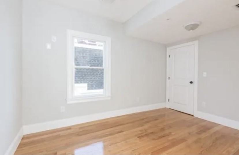 537 Sumner St #3 - Photo 6 of 11