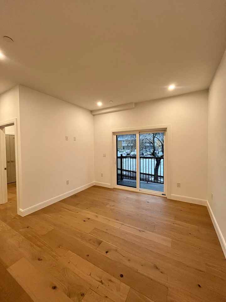 10 Rockland St #2 - Photo 5 of 10