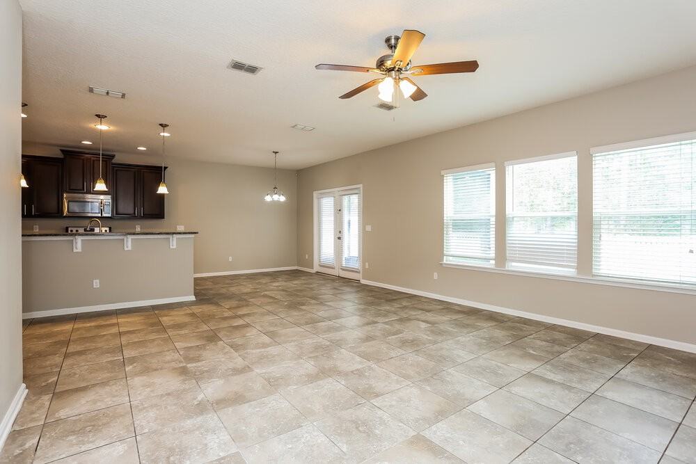 646 Drysdale Dr - Photo 4 of 17