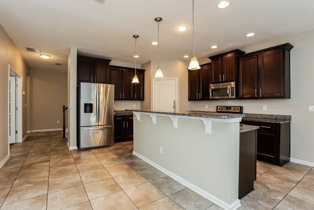 646 Drysdale Dr - Photo 7 of 17