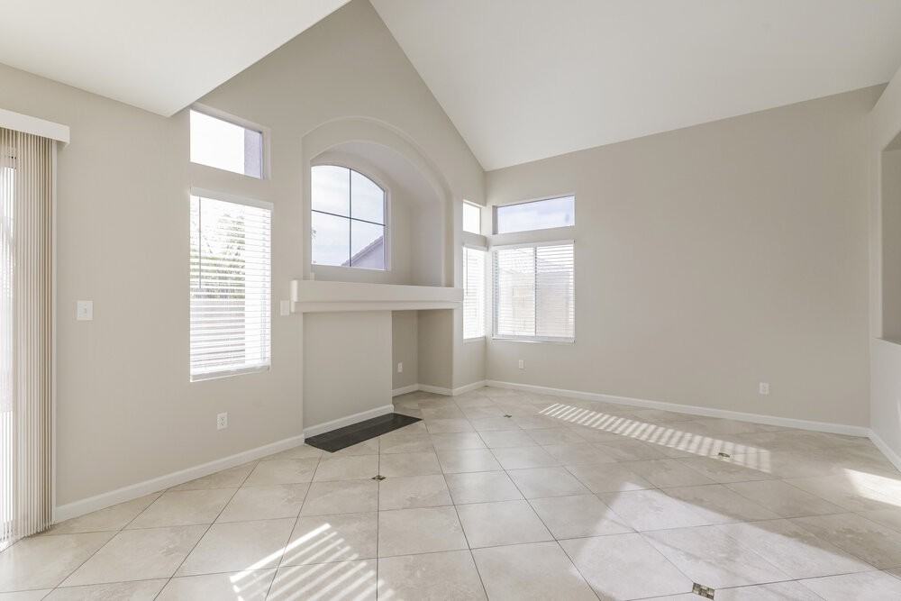 4456 Wellsboro St - Photo 5 of 17