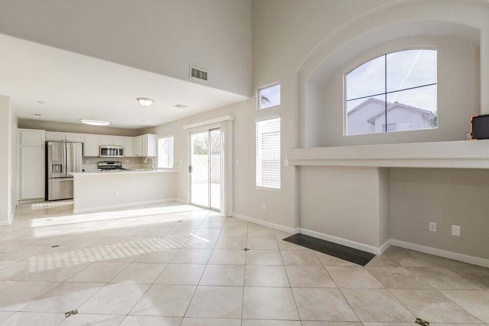 4456 Wellsboro St - Photo 6 of 17